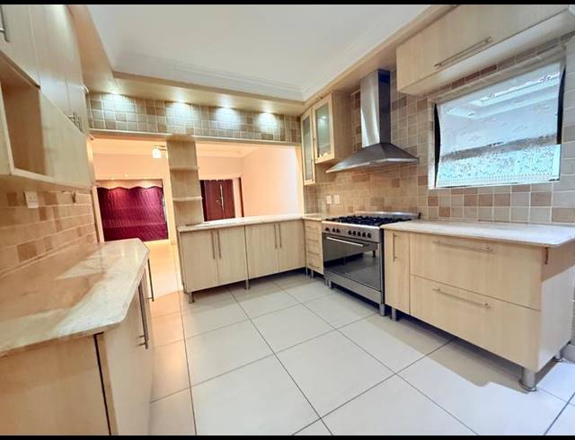 4 BEDROOM HOUSE FOR SALE IN VANDERBIJLPARK SE 7